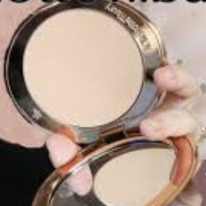 Charlotte Tilbury's Airbrush bronzer#1 fair